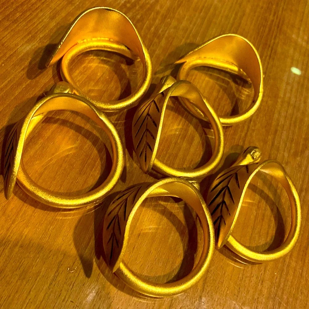 Golden Leaf Napkin Rings - 6 pcs - Picture 4 of 6